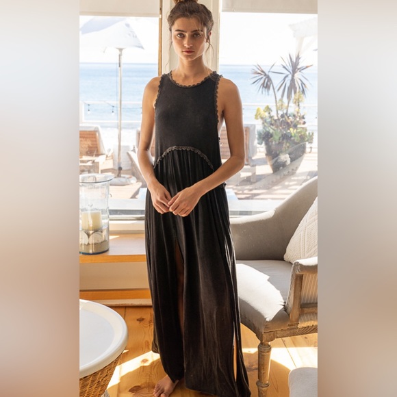 POL Dresses & Skirts - POL Stunning Black Babydoll Maxi Dress